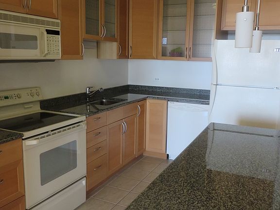 2nd image of 1660 N La Salle St #1109