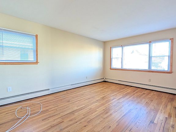 5th image of 24 Hoyt St #2