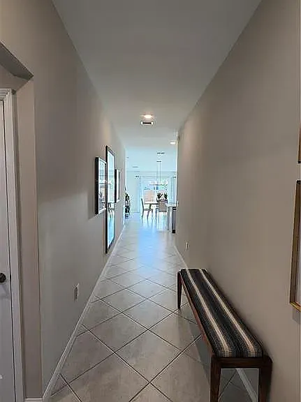 2901 NW 18th Pl — Photo 7