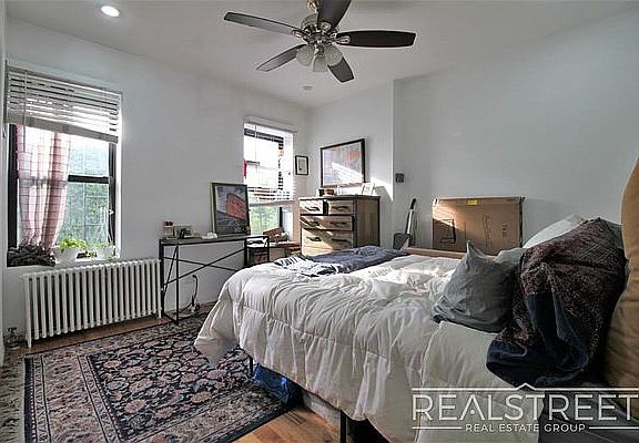 5th image of 168 7th Ave APT 4