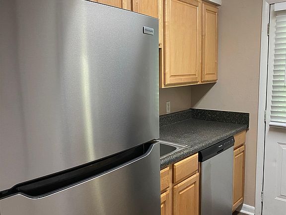 3rd image of 1919 Dawsey St APT 4