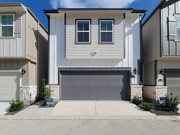 3rd image of 17105 White Acer Way