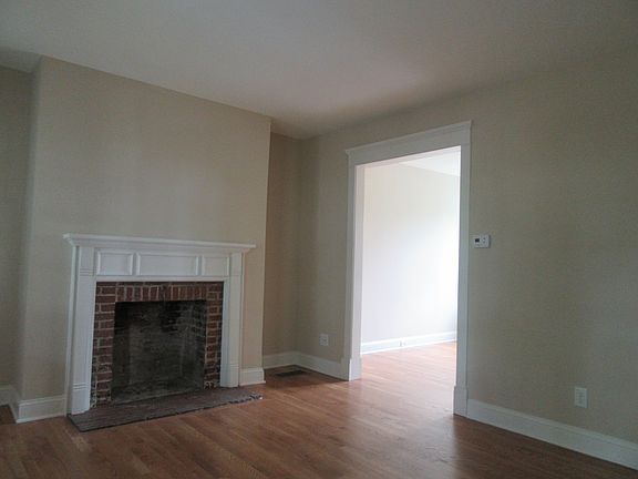 3rd image of 18 Bedford Ct