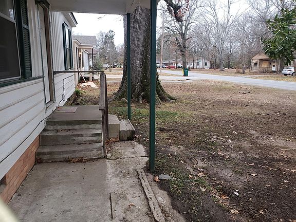 3rd image of 1404 W 31st Ave