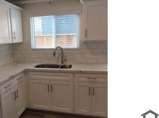 516 W Century Blvd APT 4, Los Angeles, CA 90044