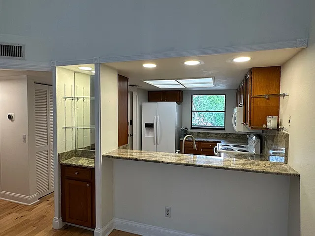 222 Woodlake Wynde #222 — Photo 7