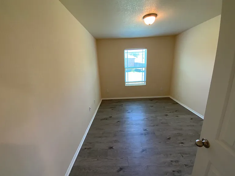 2506 Liberty Park Ct — Photo 13