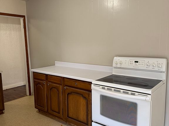 3rd image of 420 Westover Rd