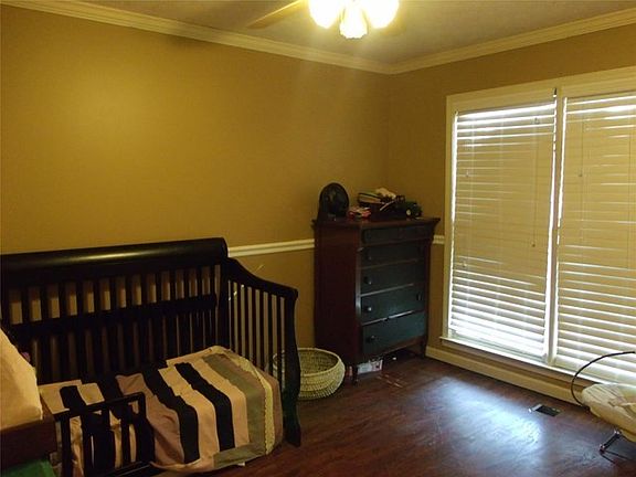 3rd image of 2345 Huntington Dr