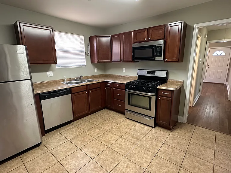 4907 Loyola Ave — Photo 9