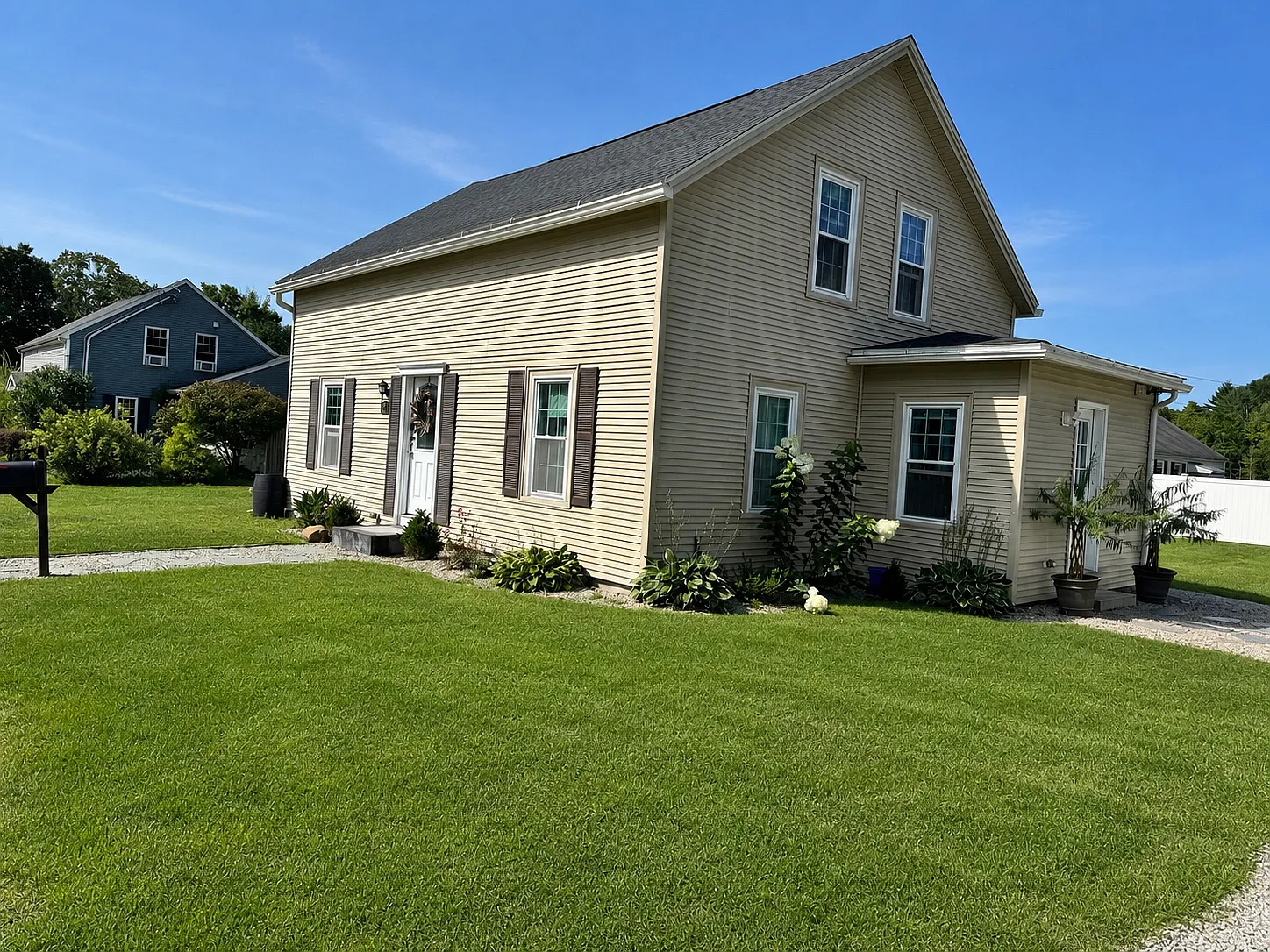 3 bed, 1.5 bath, 1443 sqft, $2,800 — Photo 1