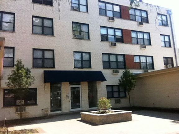 4th image of 2411 W Fitch Ave APT 3B