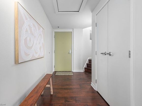 3rd image of 1133 W 9th St APT 210