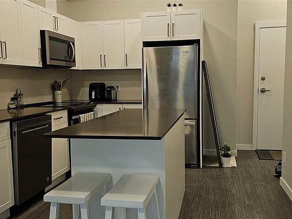2nd image of 868 Orono Ave #104