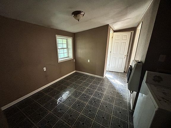18th image of 207 Brewer Ave