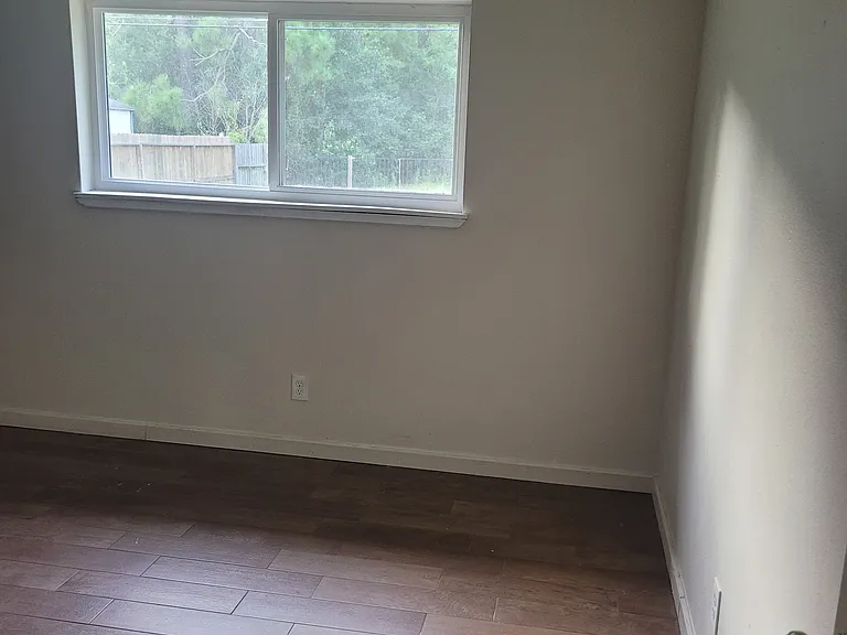 9819 Forest Hollow Dr — Photo 12