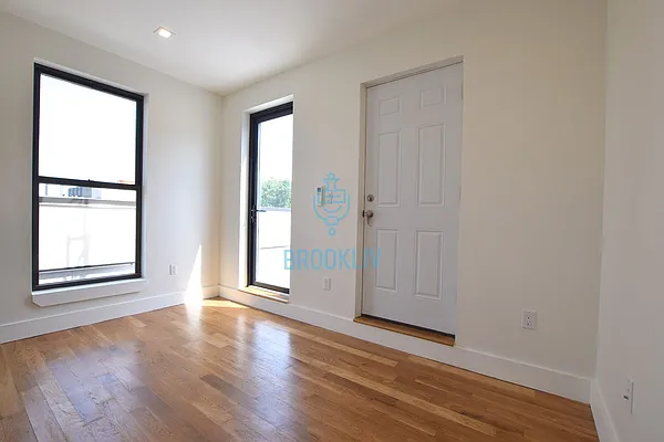 Rented by null | media 82