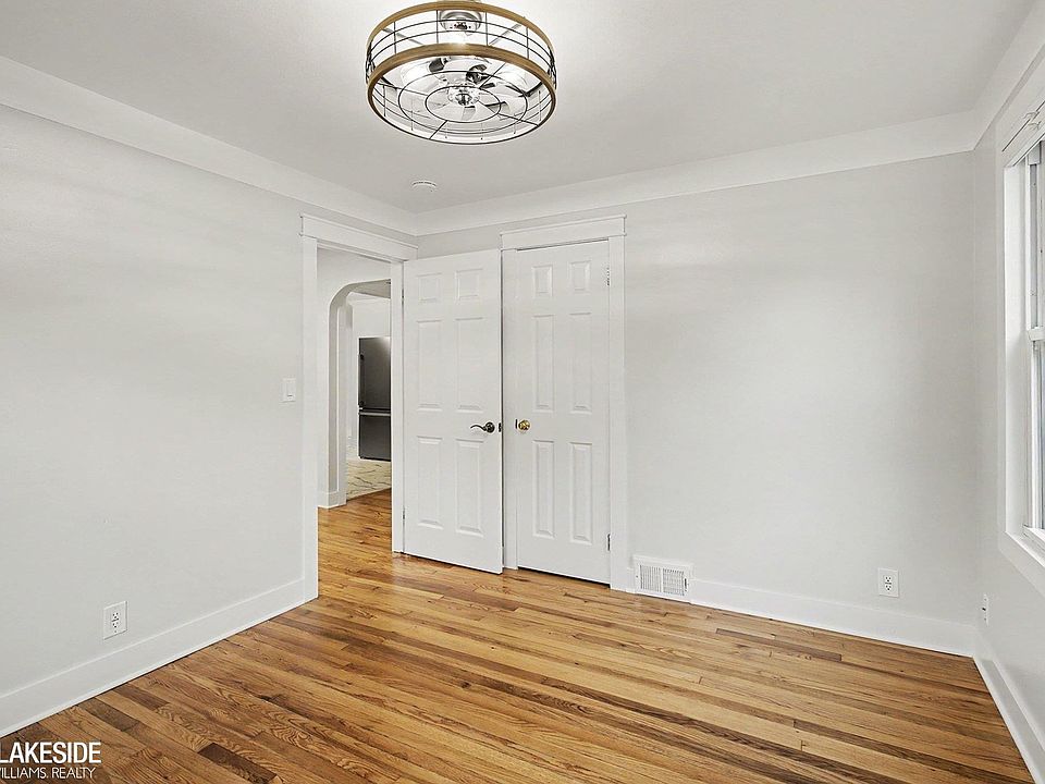 355 W Saint Clair St, photo 19