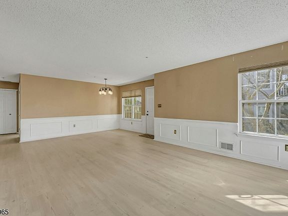 4th image of 1192 Richmond Rd #1192