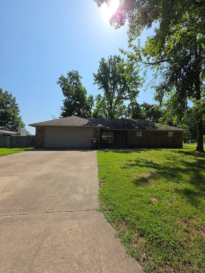 619 Resimont Drive — Photo 1