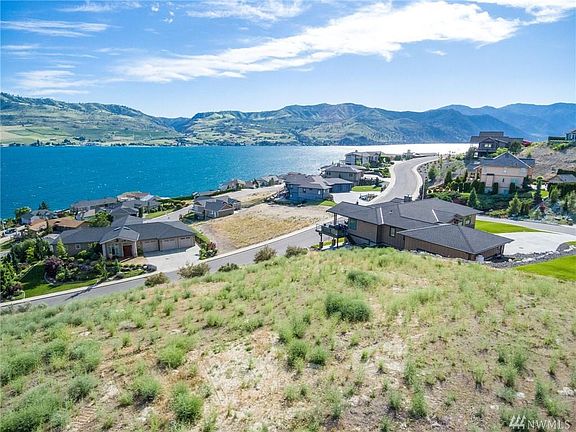 2nd image of 108 Crystal Crest Dr