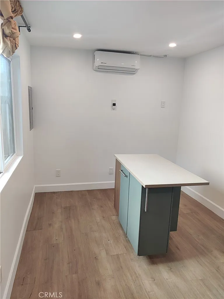 1 bed, 450 sqft, $2,595 — Photo 4