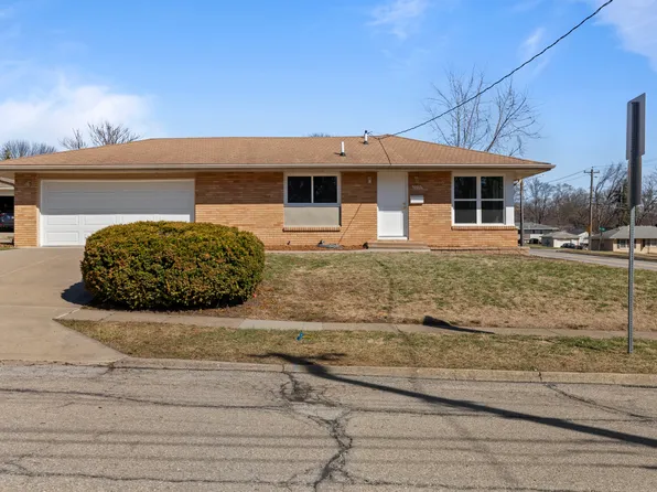 7201 Oak Brook Dr, Urbandale, IA 50322