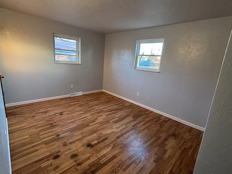 1580 Grandview Dr — Photo 10