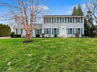 42356 Cotswold Ct, Northville, MI 48168