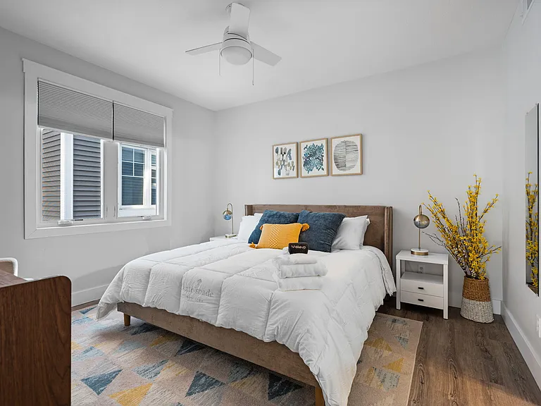 922 E Front St #201 — Photo 33