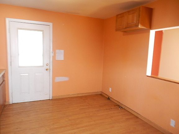 3rd image of 961 Berkley St