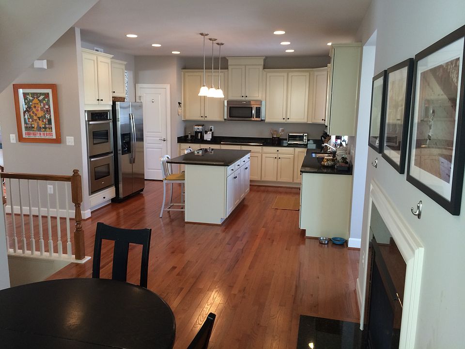 1st image of 110 Pearl St