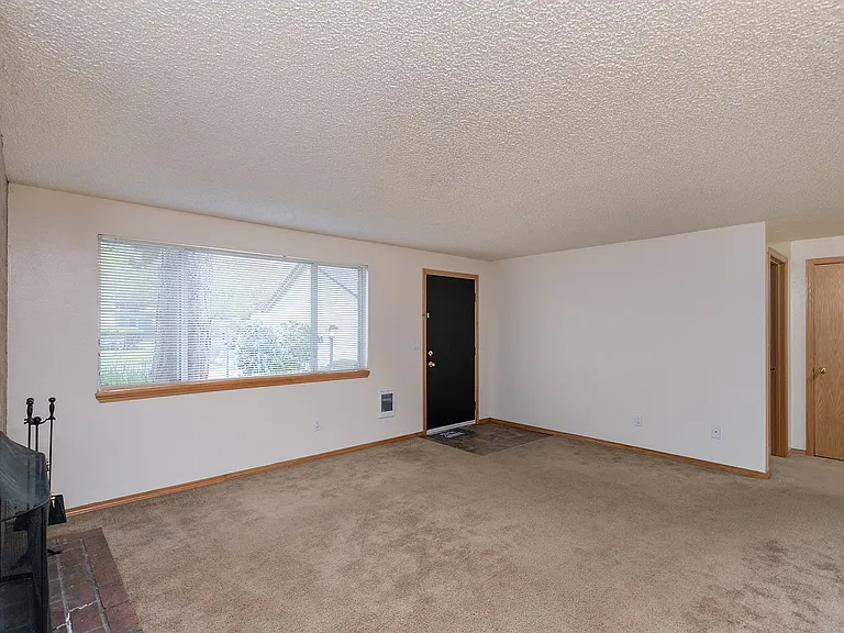 Farmington Oaks — Photo 5