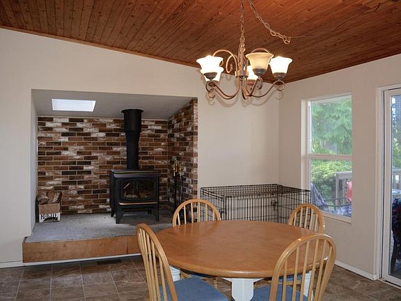 5th image of 5755 NE Hazel Ct