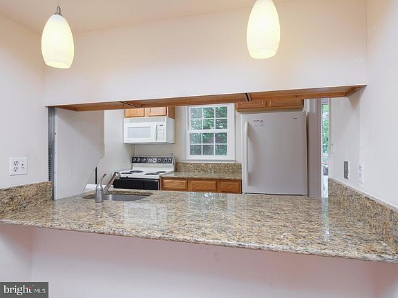 2nd image of 14405 Golden Oak Ct