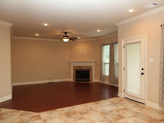 4th image of 103 Deer Run Dr #3