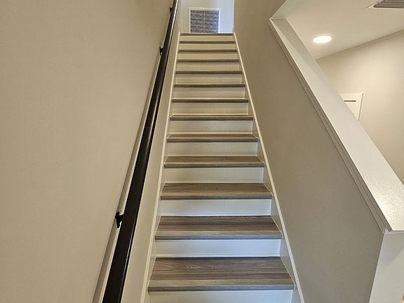 4th image of 469 Westgate Way Building 1