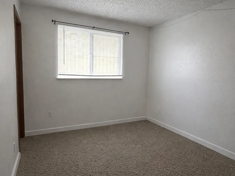 2708 N Depot St — Photo 12