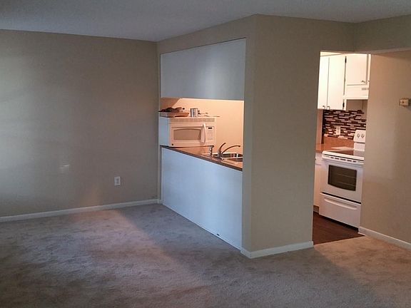 2nd image of 527 S Lincoln Ave #108A