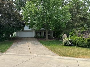 34695 Princeton Dr, Farmington Hills, MI