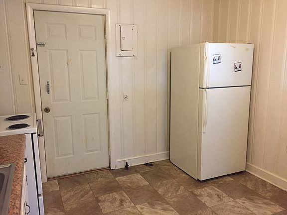 5th image of 304 S Jefferson Ave