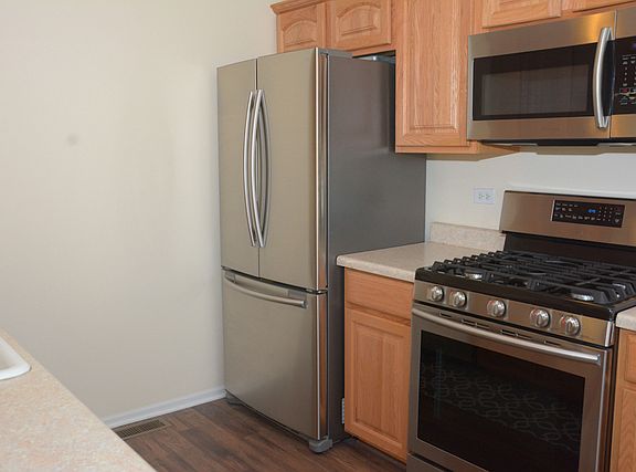 3rd image of 250 Crestview Dr Unit A