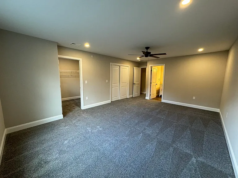 108 Mammoth Rd #B — Photo 12