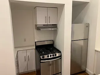 Rented by Salon Realty Corp