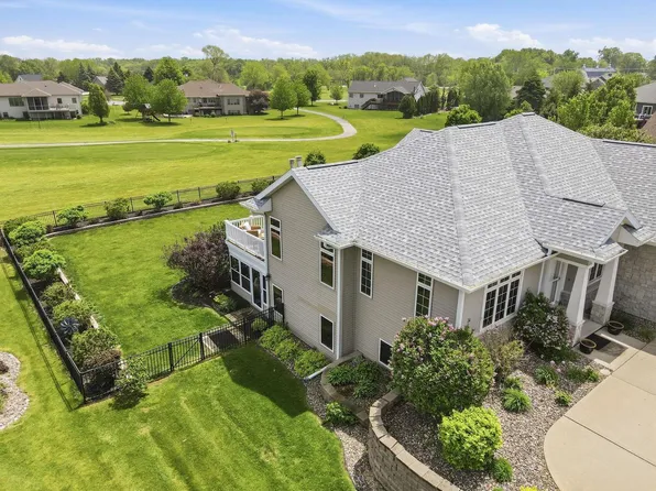 323 Wileman Drive, Edgerton, WI 53534