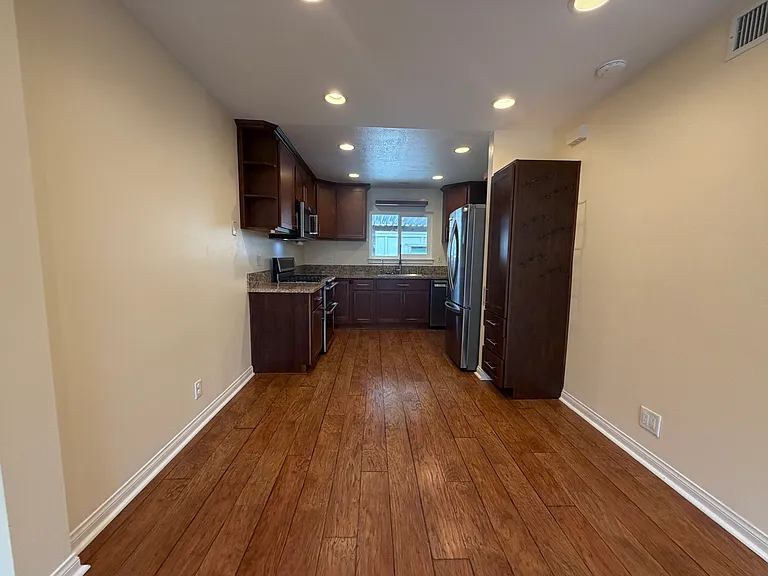 5063 Argyle Dr — Photo 3