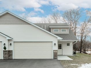 31321 Prairie Ct, Stacy, MN 55079