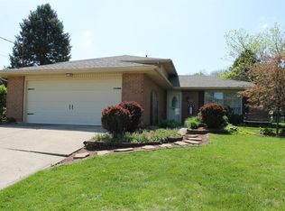 5856 Lake Circle Dr, Fairfield, OH 45014