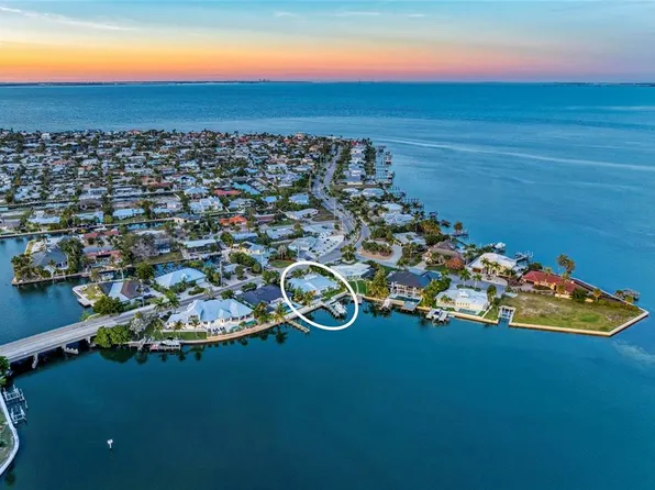 605 Key Royale Dr, Holmes Beach, FL 34217