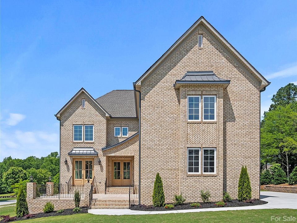 1st image of 809 Angels Peak Dr
